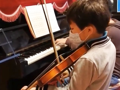 バイオリン/練習風景 バイオリン/練習風景